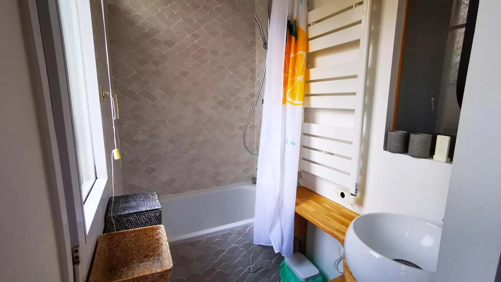T2 Apartment In The Heart Of Pere Lachaise Paris