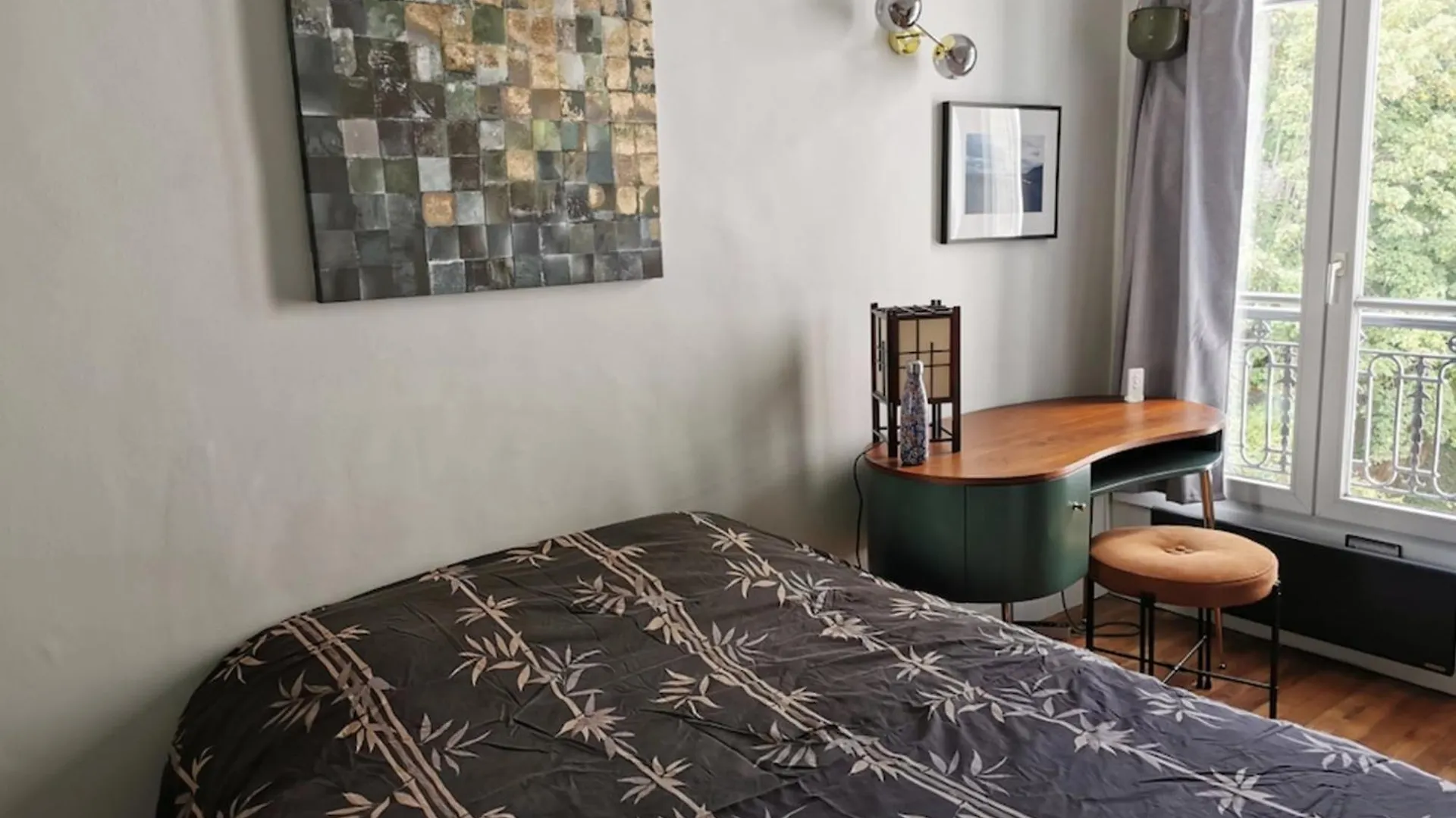 T2 Apartment In The Heart Of Pere Lachaise Paris