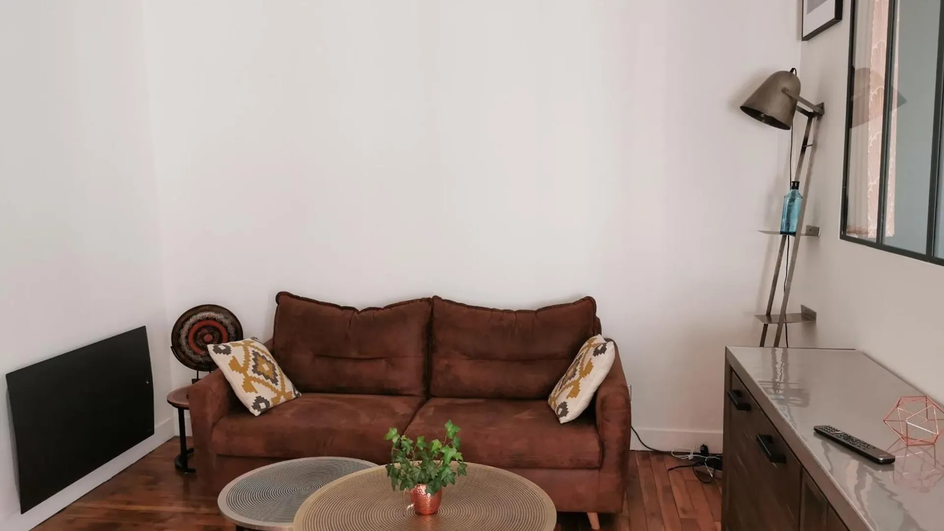 T2 Apartment In The Heart Of Pere Lachaise Paris 0*,  Frankrig