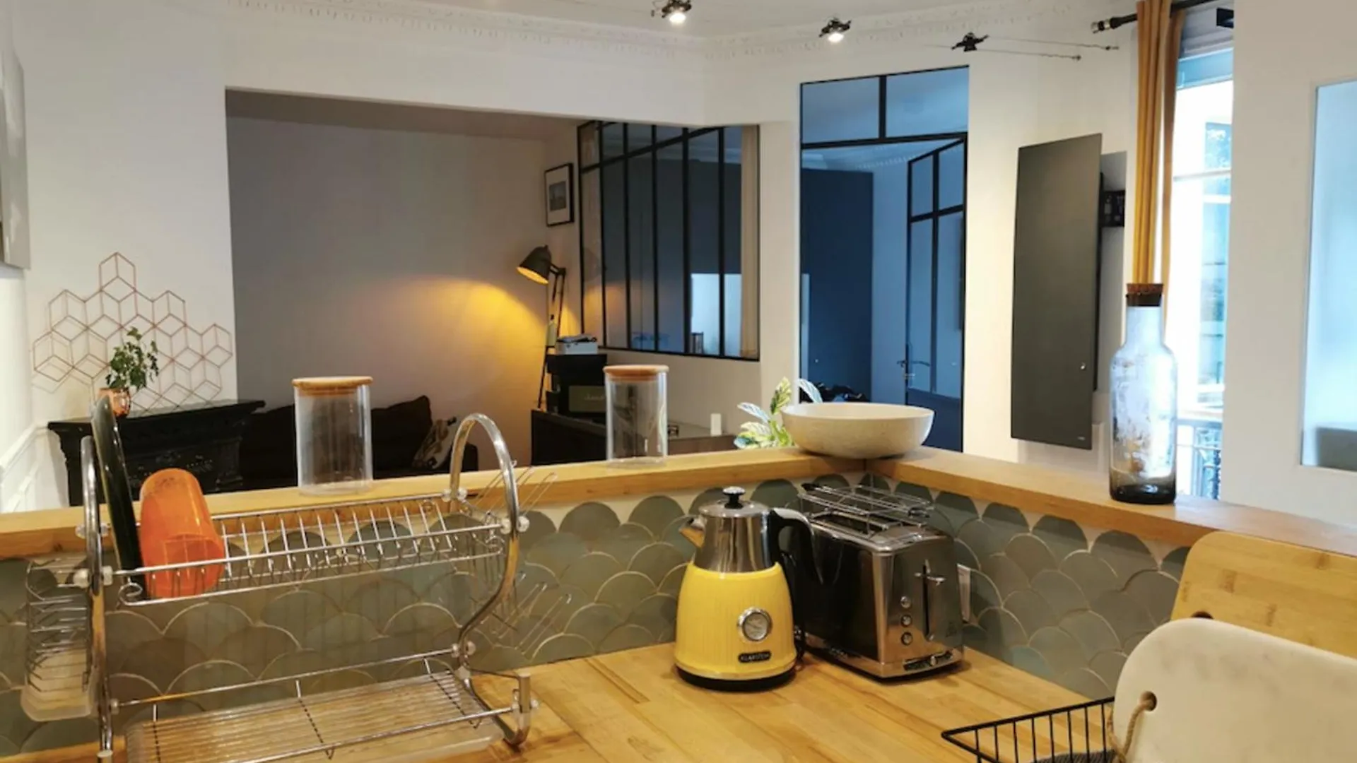 T2 Apartment In The Heart Of Pere Lachaise Paris