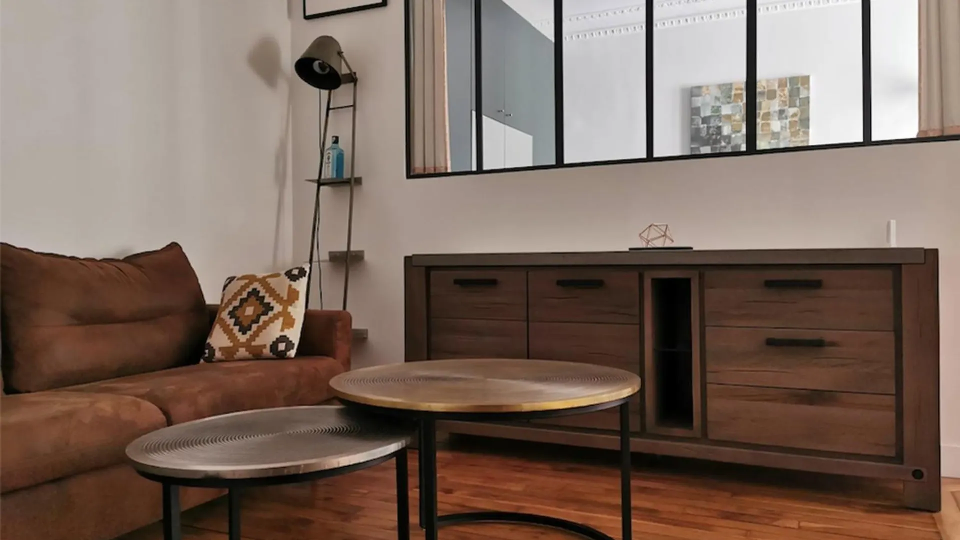 T2 Apartment In The Heart Of Pere Lachaise Paris