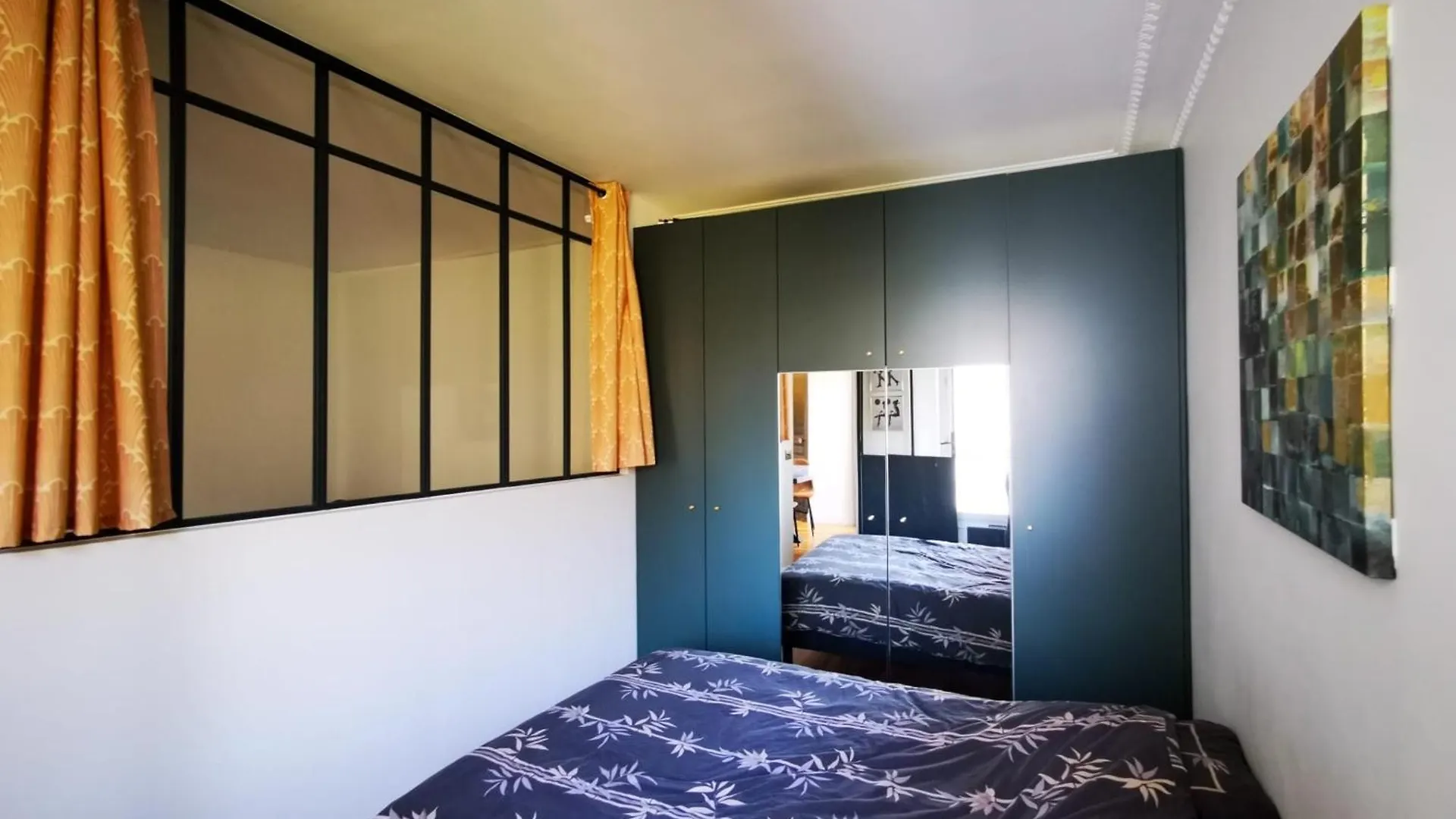 T2 Apartment In The Heart Of Pere Lachaise Paris France